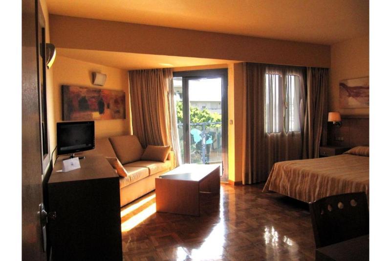 Apartamentos Ms Pepita Беналмадена Екстериор снимка