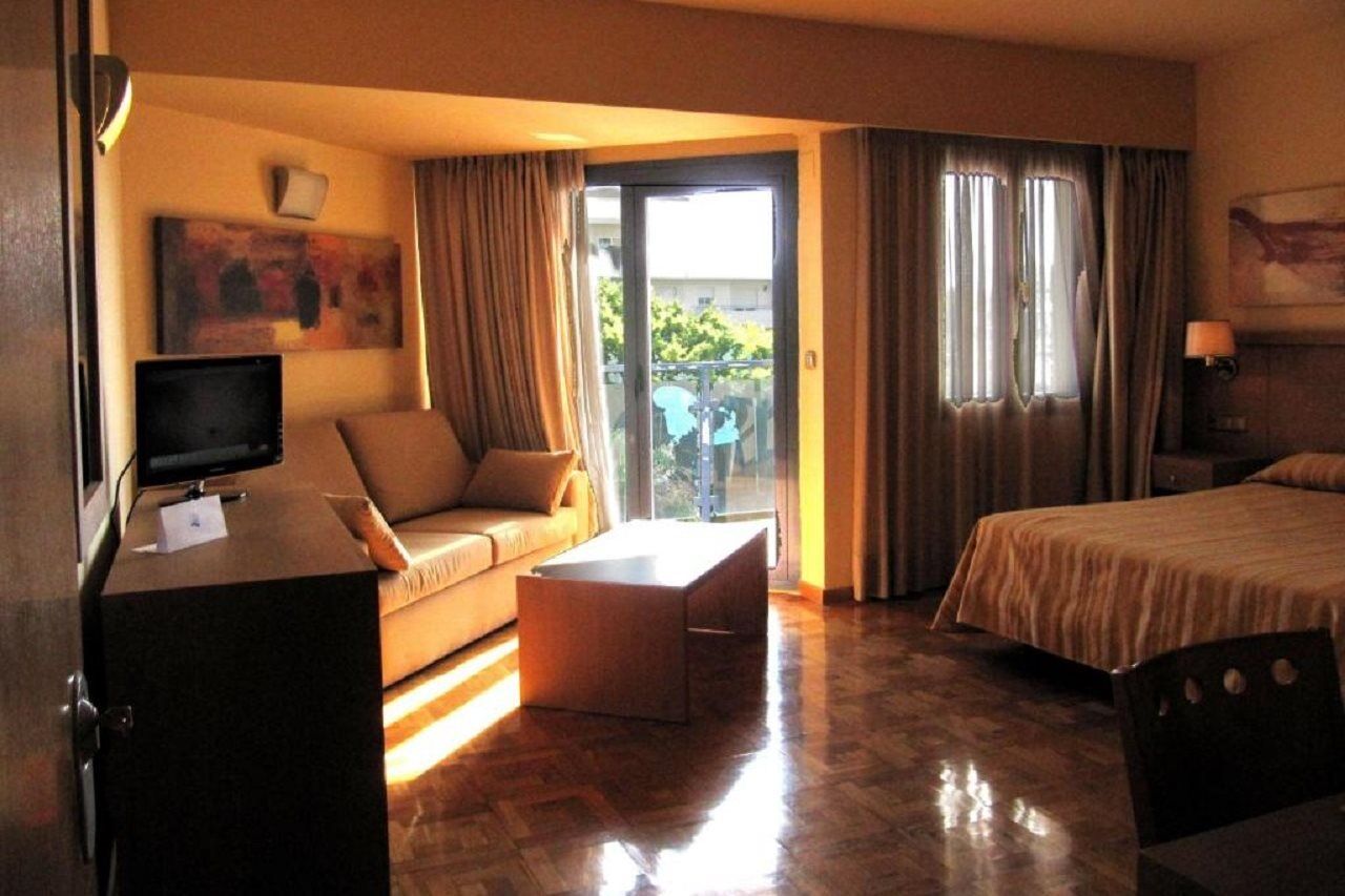 Apartamentos Ms Pepita Беналмадена Екстериор снимка